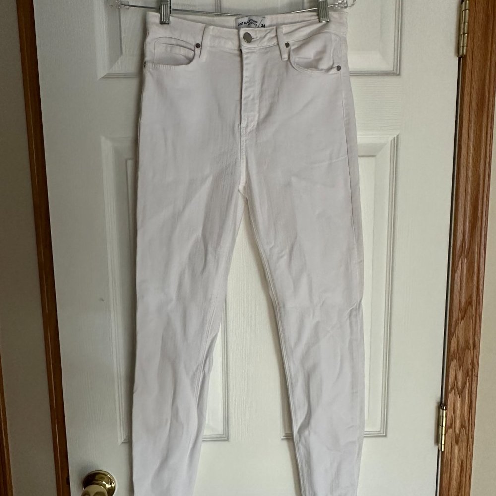 JBD - Just Black Demin White High Waisted Skinny Jeans - Sz 28, Frayed leg